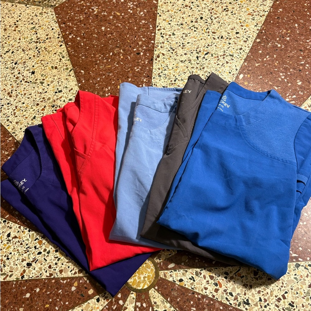 5 XS Scrub tops